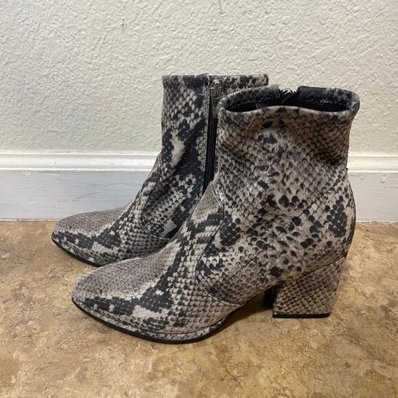Marc Fisher Leave Snakeskin Animal Print Ankle Boots Block Heel Booties Size 6 - Picture 1 of 8